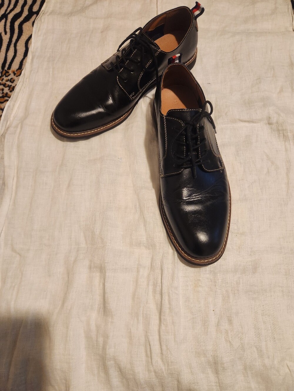 Tommy Hilfiger Black Leather Lace-Up Derby Shoes with Brown Trim Sz 11 M